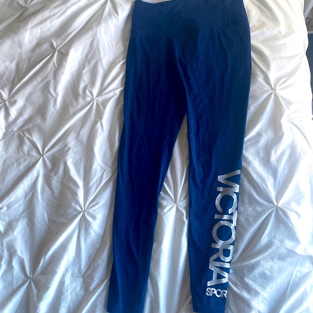 Navy blue leggings